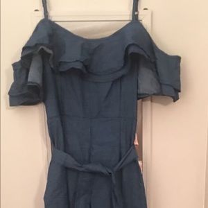 Women light weight jean jumpsuit.
